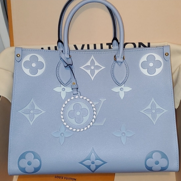 $SOLD OUT$Blue Tote & Lrg Pochette New w/ Box & Dustbag - Picture 10 of 16